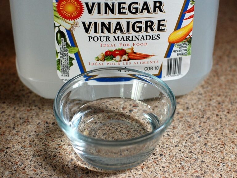 How to Create a Potent White Vinegar Weed Killer for Your Garden
