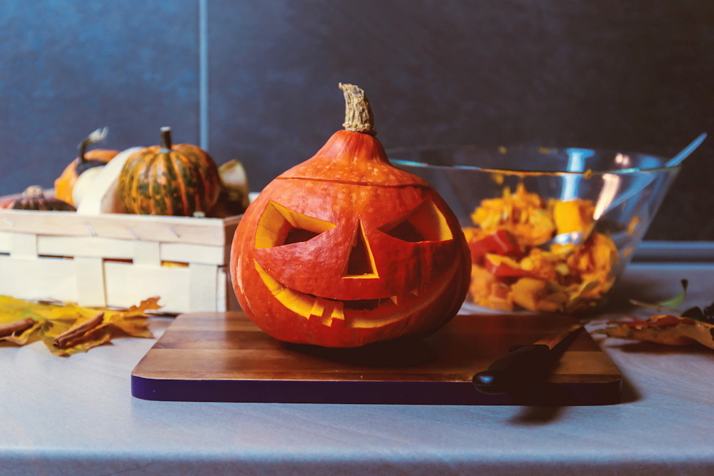 Carving Halloween Magic: The Art of Jack-O’-Lantern Making – Garden Guide