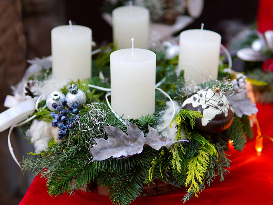 Garden Magic: Craft a Beautiful Christmas Wreath with Natural Plants ...