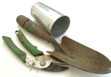 What Happens to Garden Tools When They Winter Outdoors?
