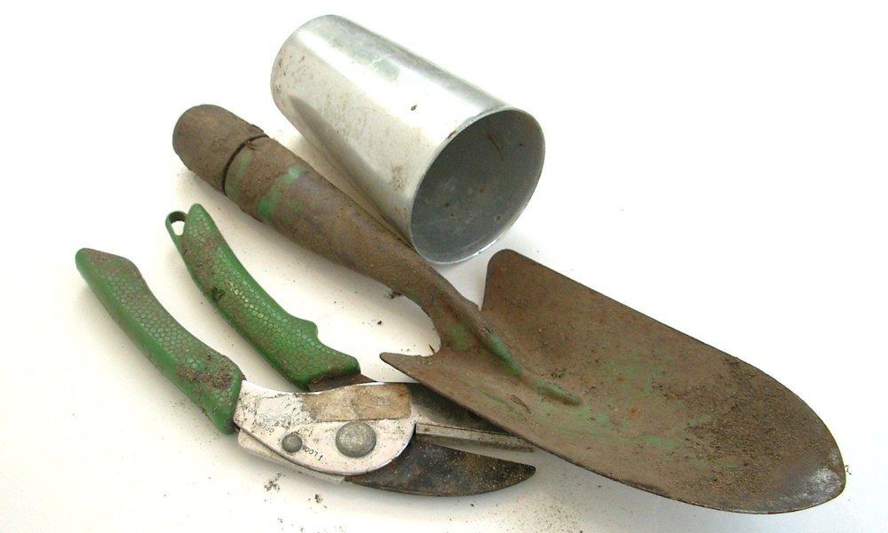 What Happens to Garden Tools When They Winter Outdoors?